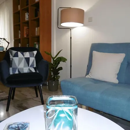Bright, Elegant Daire